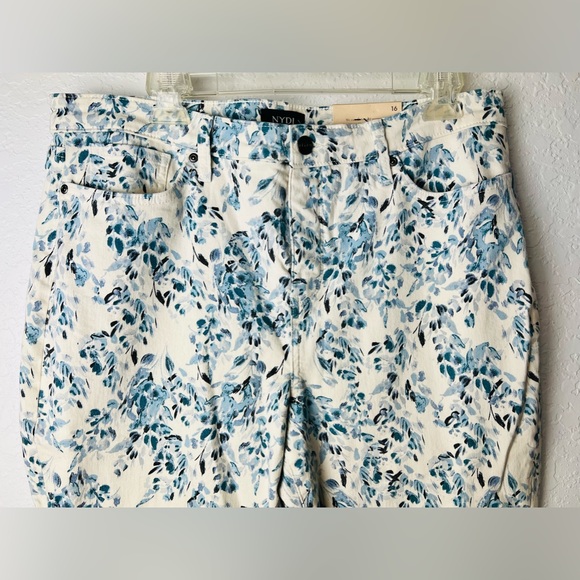 Nydj Vault Women's Chloe Capri Jeans in Frosted Willow Vanilla size 16  $89 msrp - Picture 3 of 10